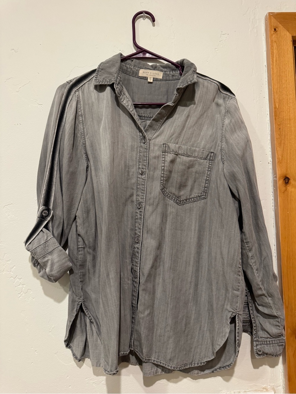 Side Stitch Gray Button-Front Casual Shirt